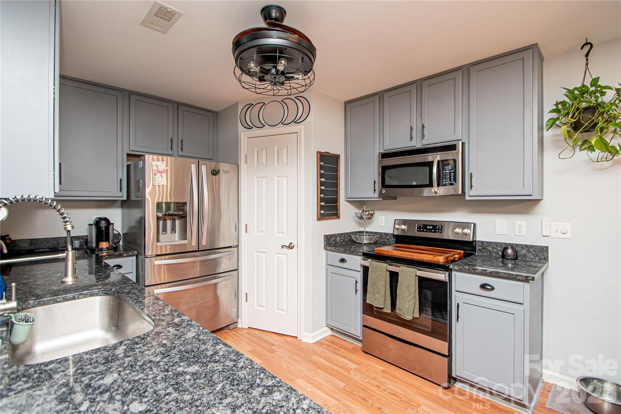 11032 Elven Drive Property Photo 30