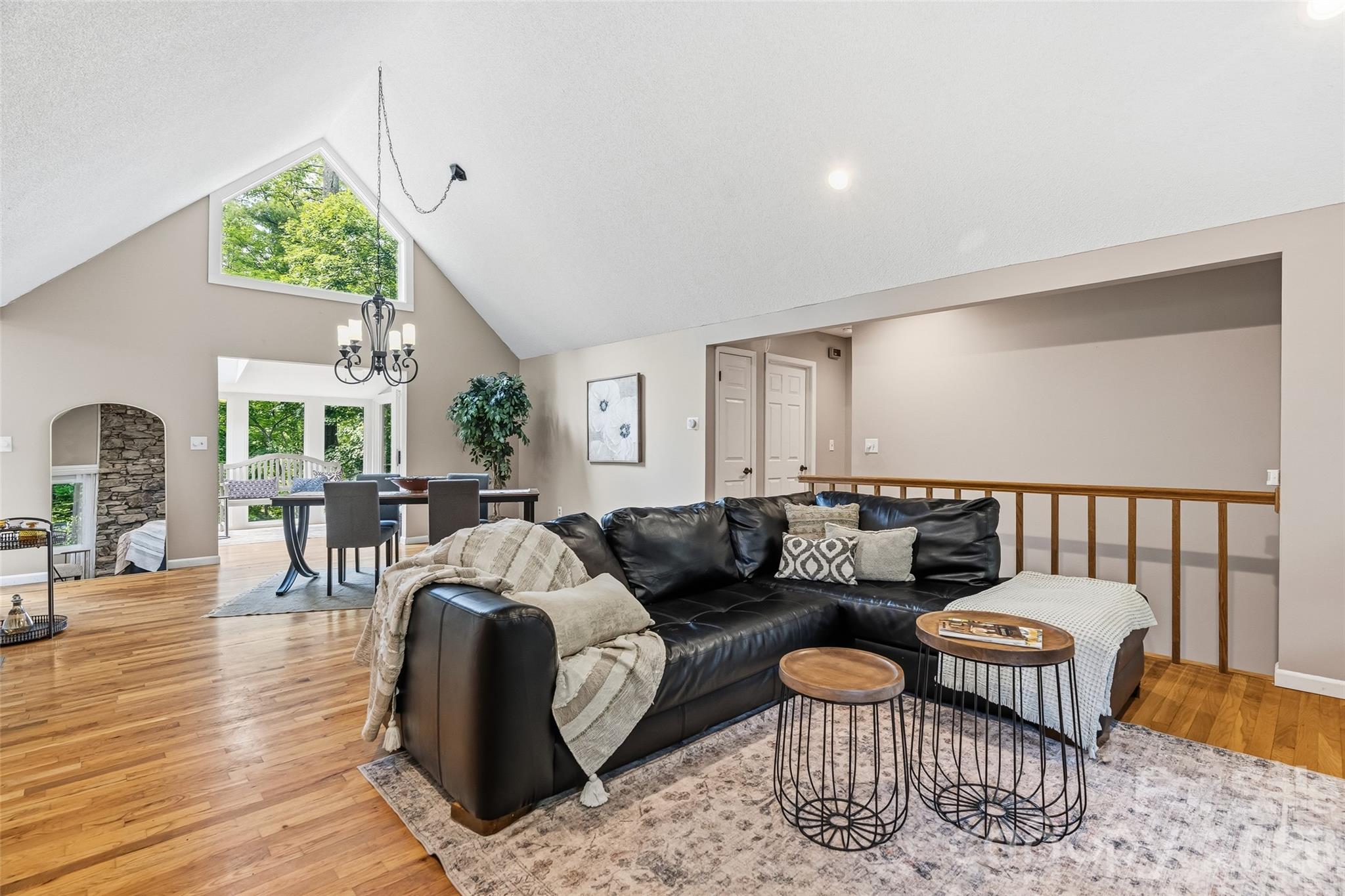 16 Canterbury Drive Property Photo 7