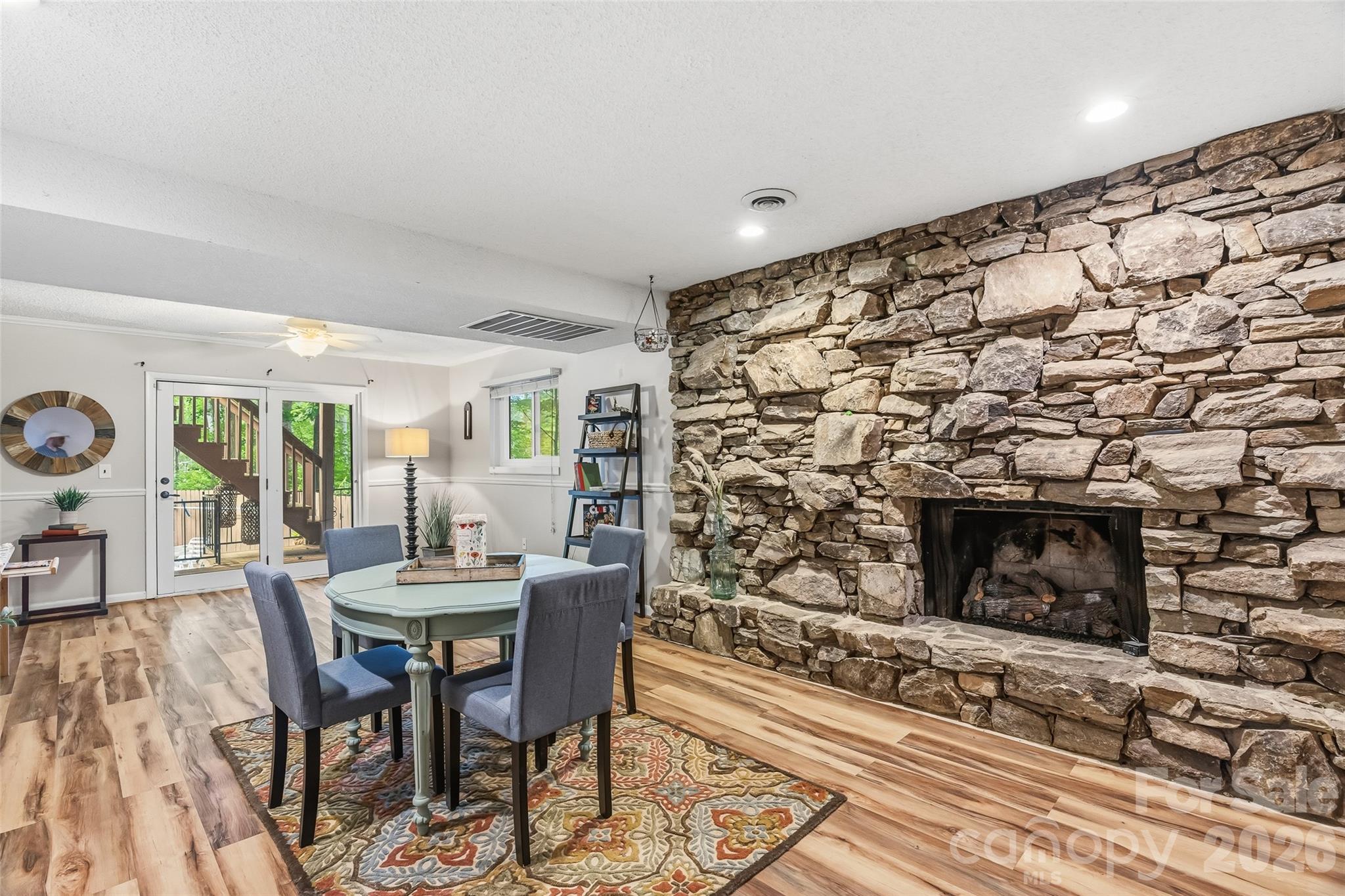 16 Canterbury Drive Property Photo 22