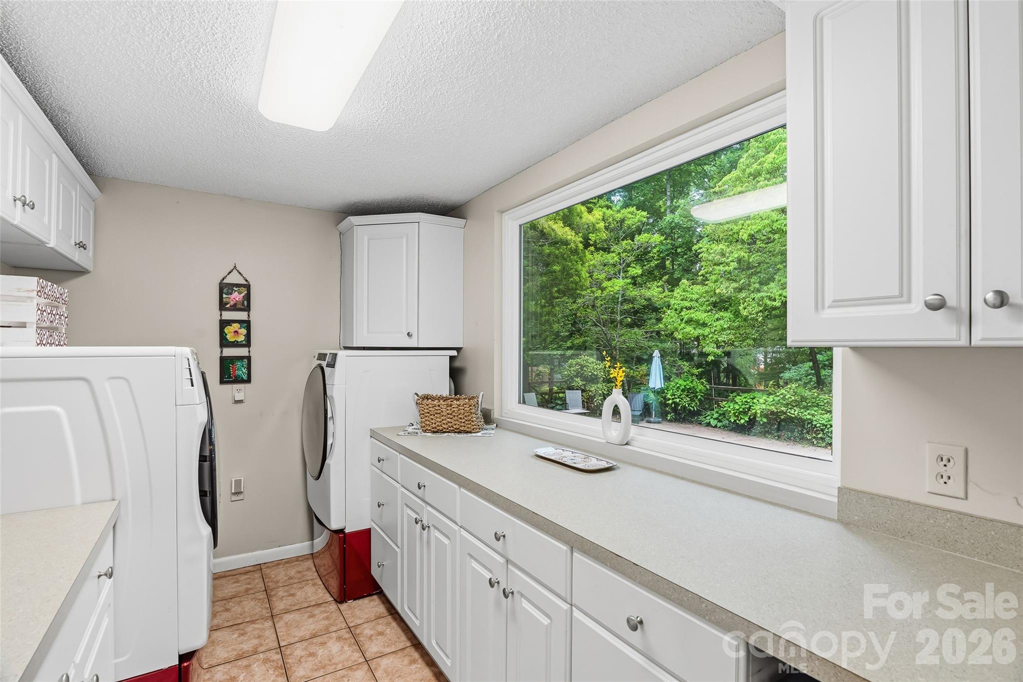 16 Canterbury Drive Property Photo 27