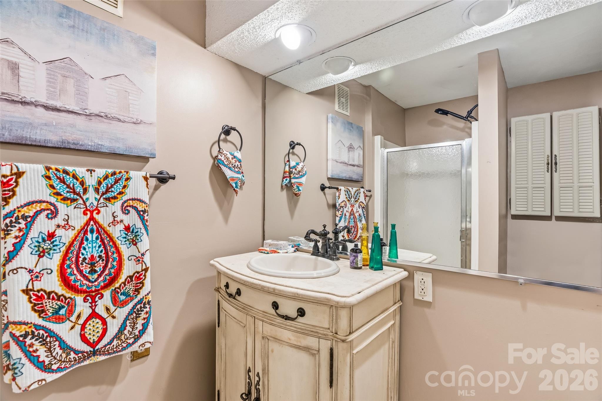 16 Canterbury Drive Property Photo 29