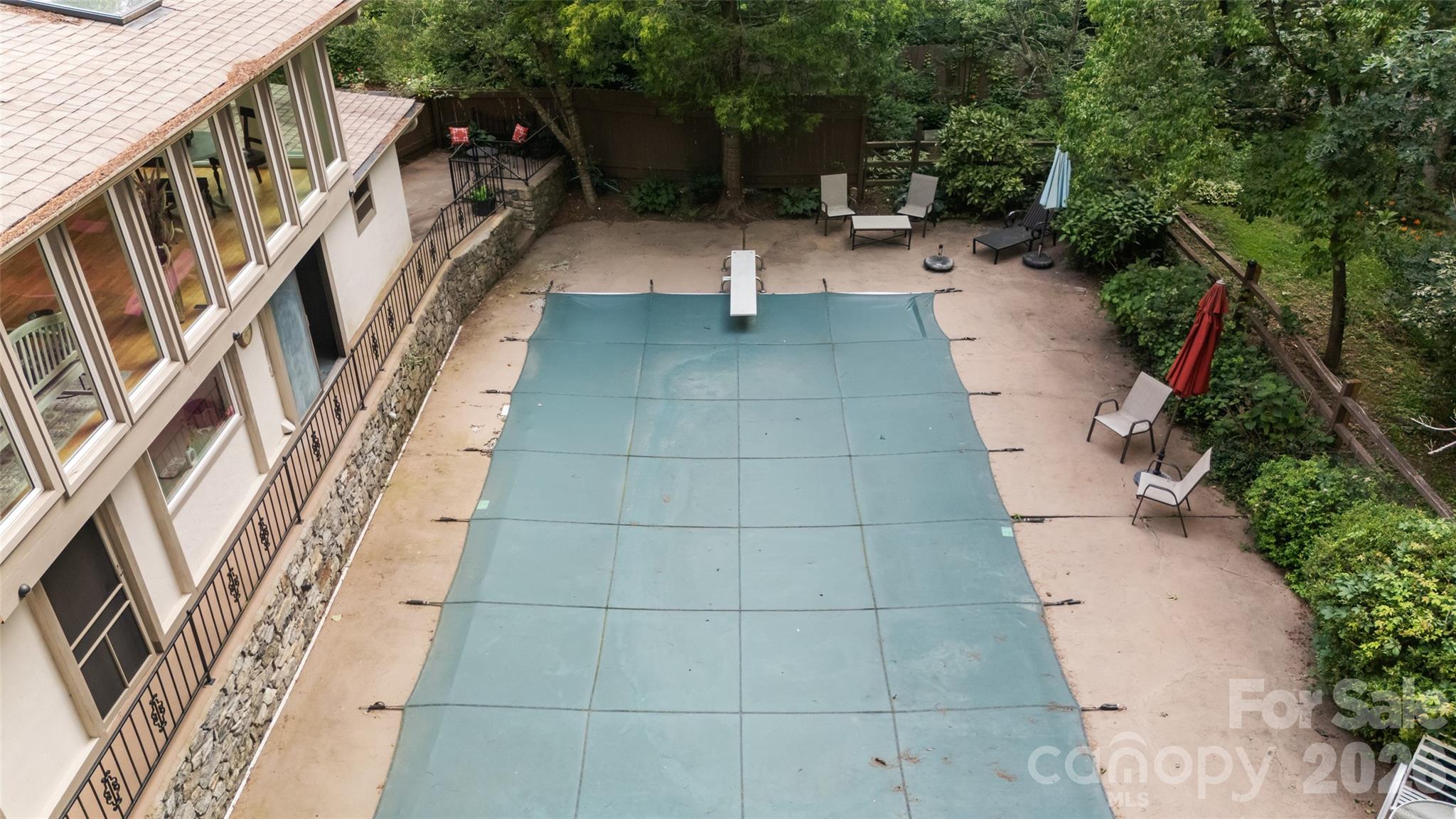 16 Canterbury Drive Property Photo 35