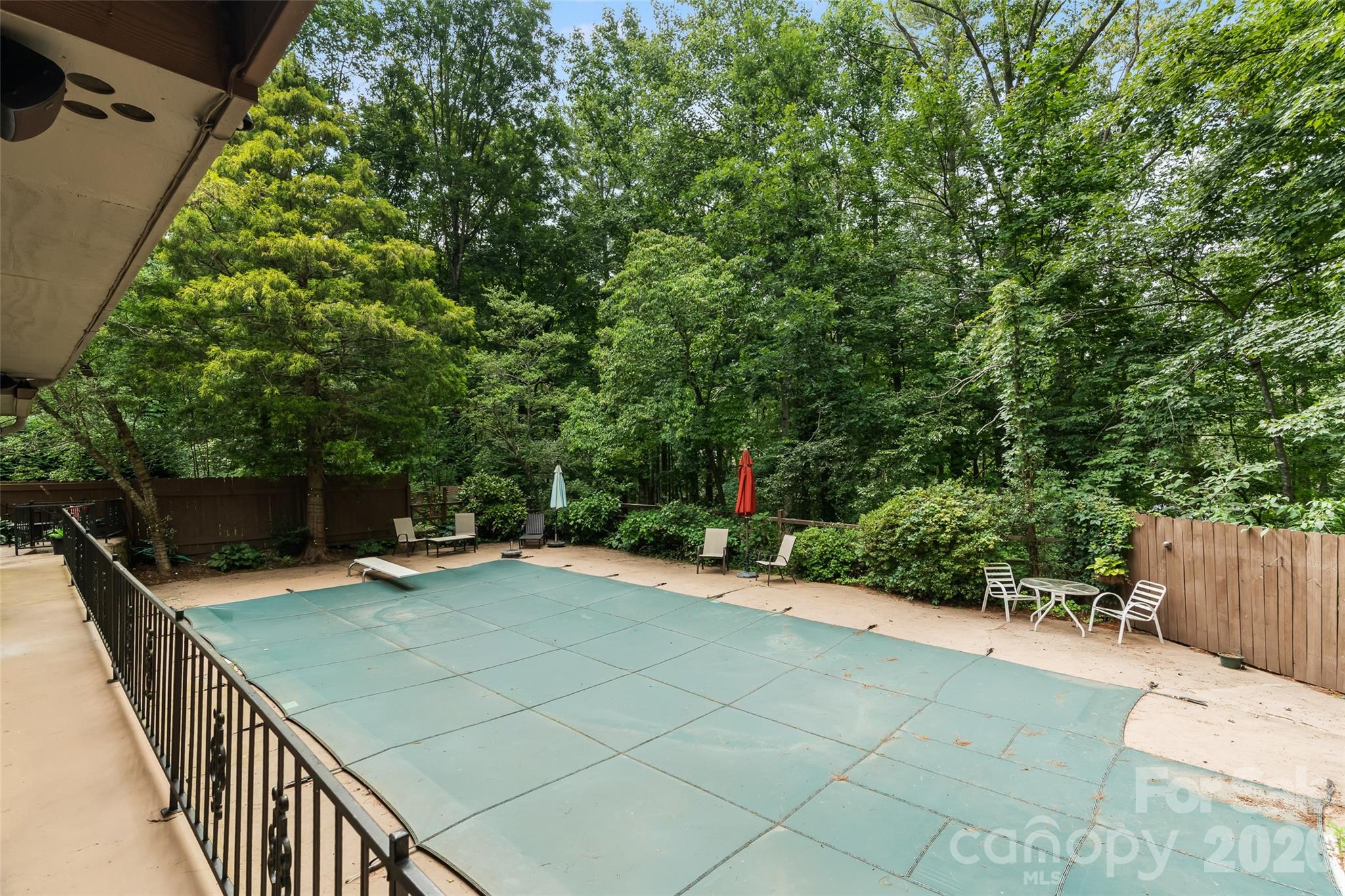 16 Canterbury Drive Property Photo 36