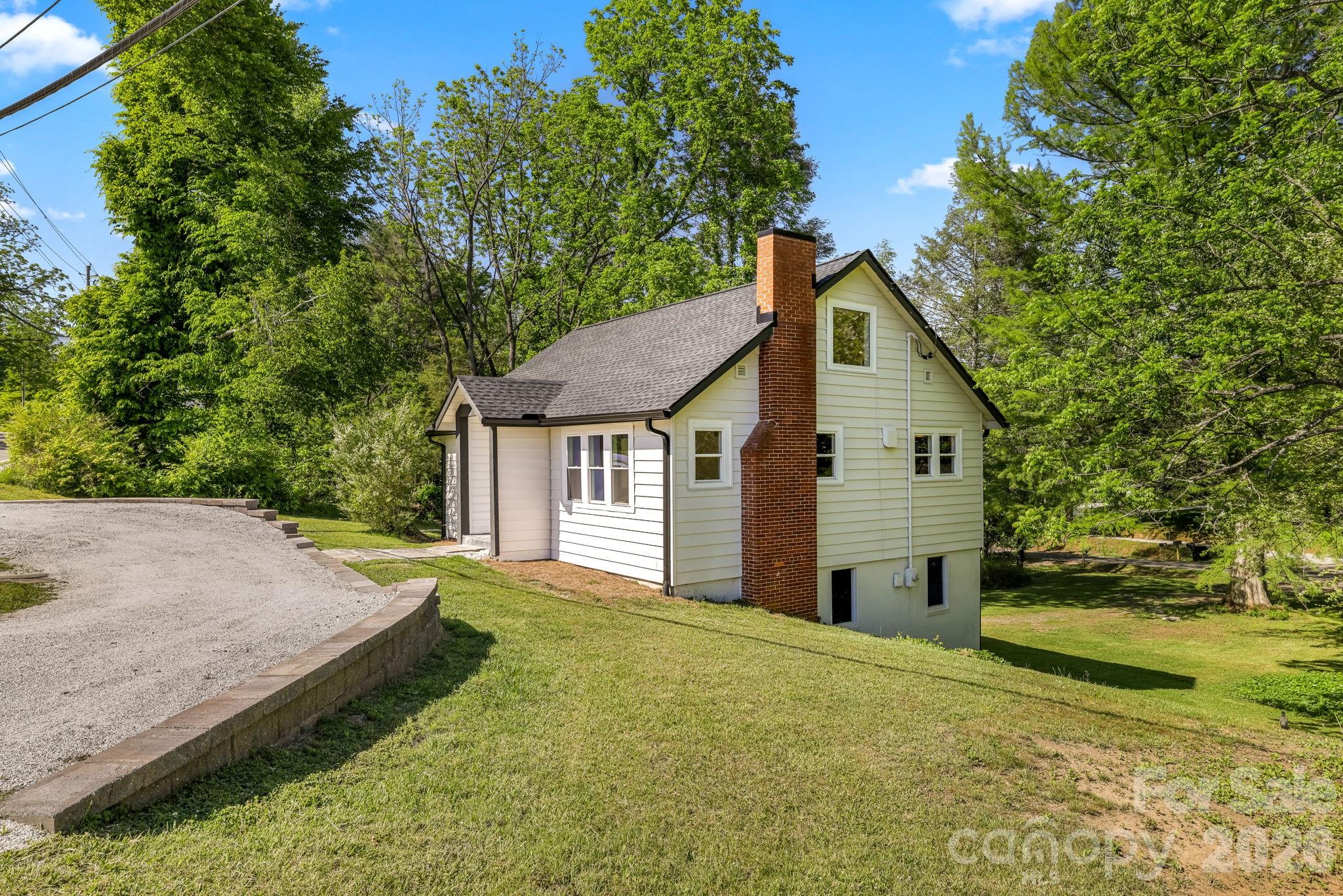 523 Harrison Avenue Property Photo 1
