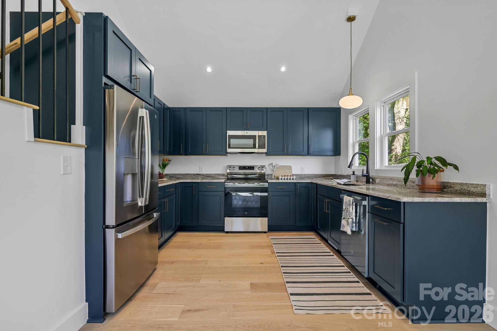 523 Harrison Avenue Property Photo 17