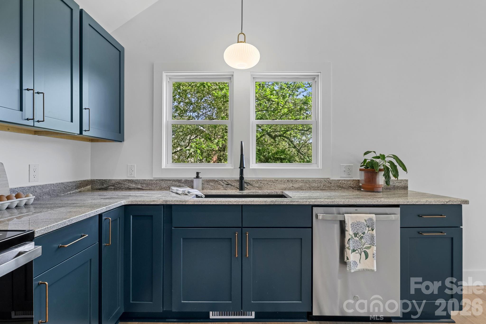 523 Harrison Avenue Property Photo 18