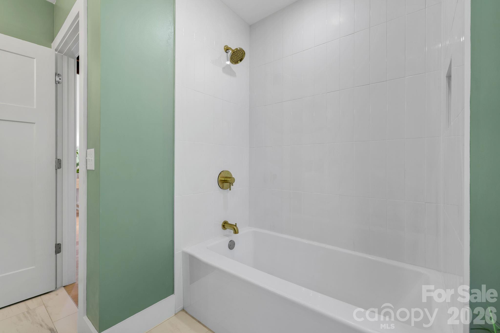 523 Harrison Avenue Property Photo 27