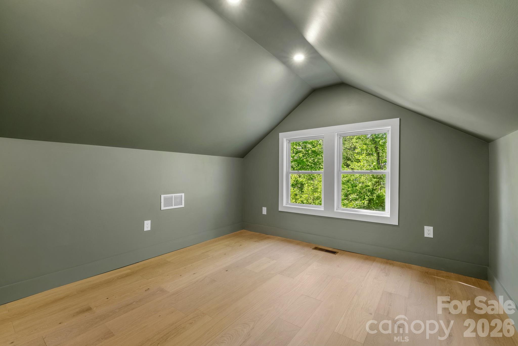 523 Harrison Avenue Property Photo 36