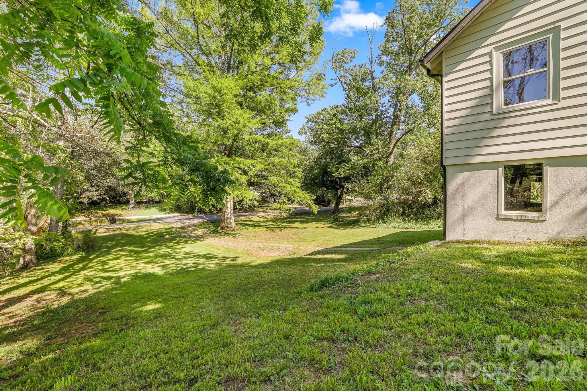 523 Harrison Avenue Property Photo 40