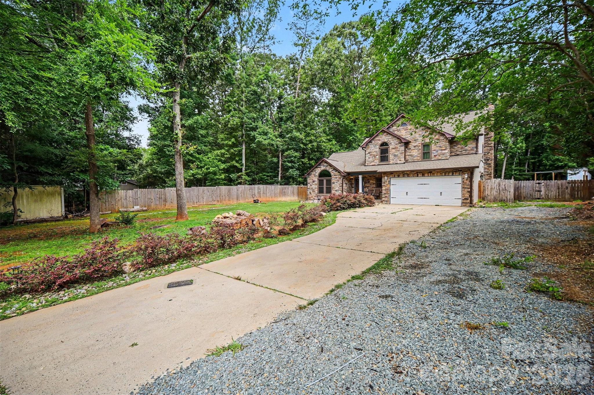 3017 Mill Stream Court Property Photo 8