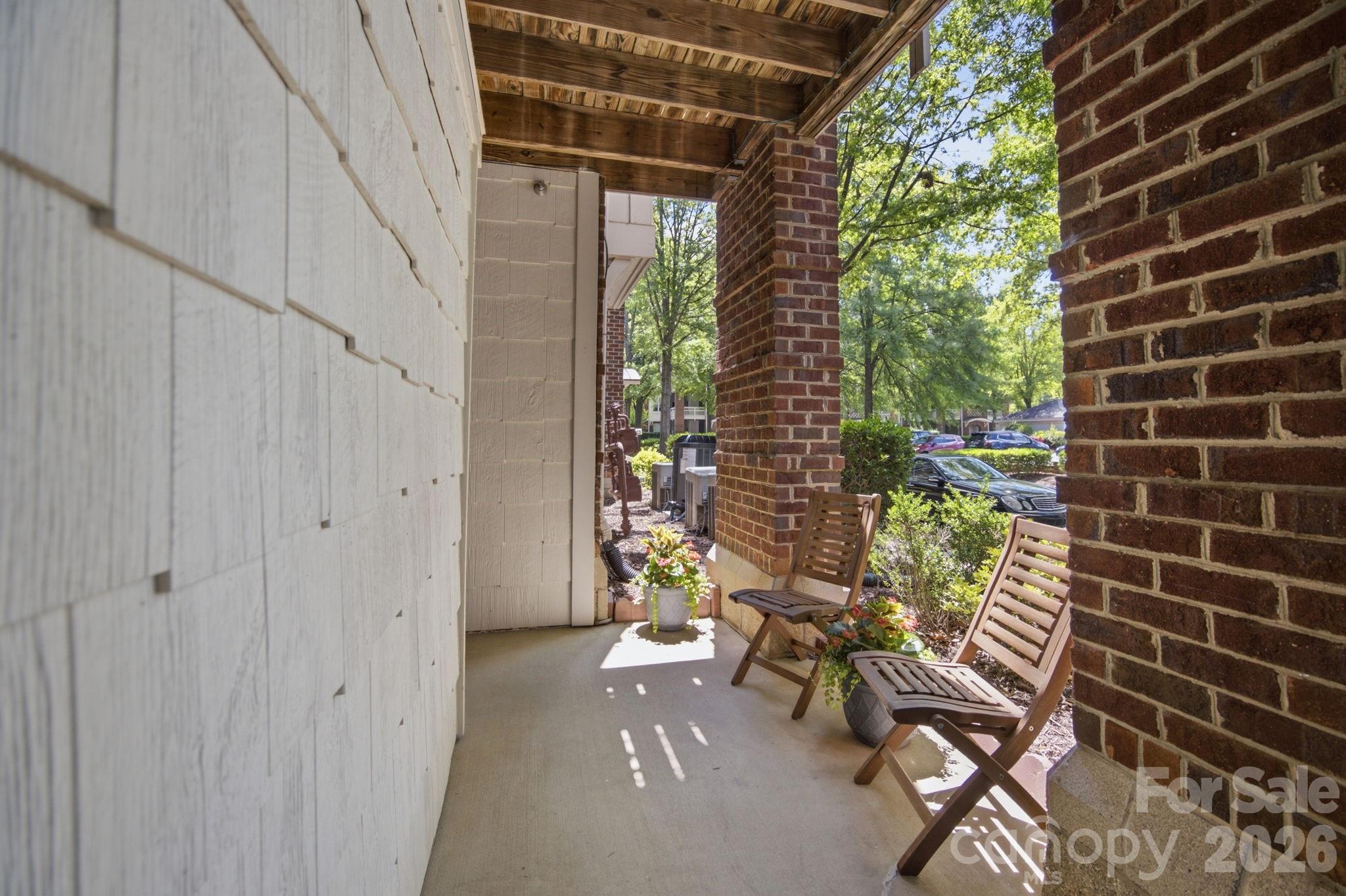 915 Northeast Drive 4 Property Photo 13