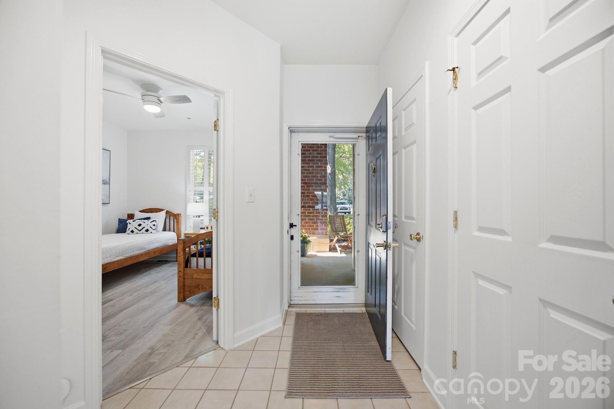 915 Northeast Drive 4 Property Photo 15