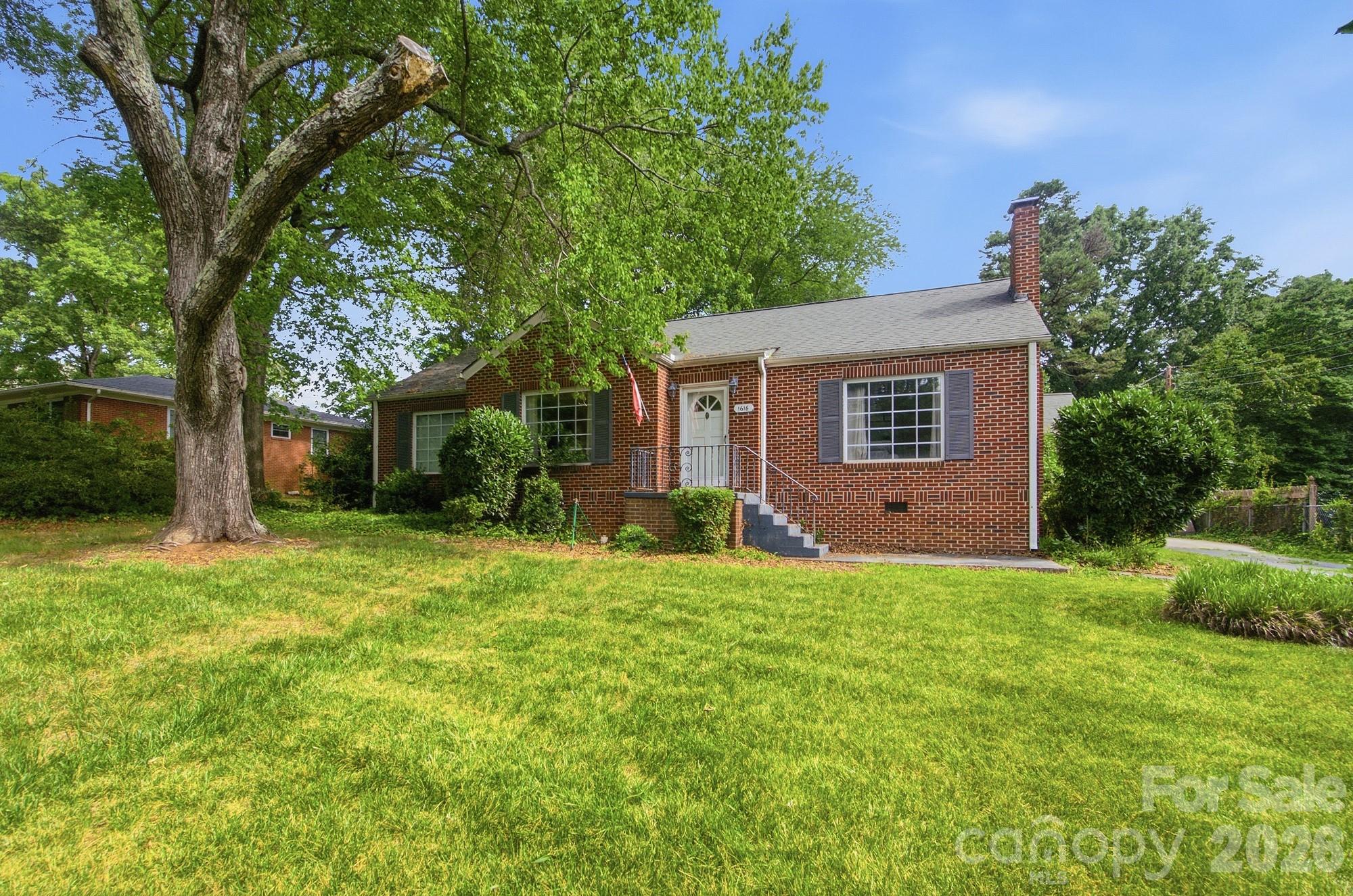 1616 Statesville Boulevard Property Photo 1