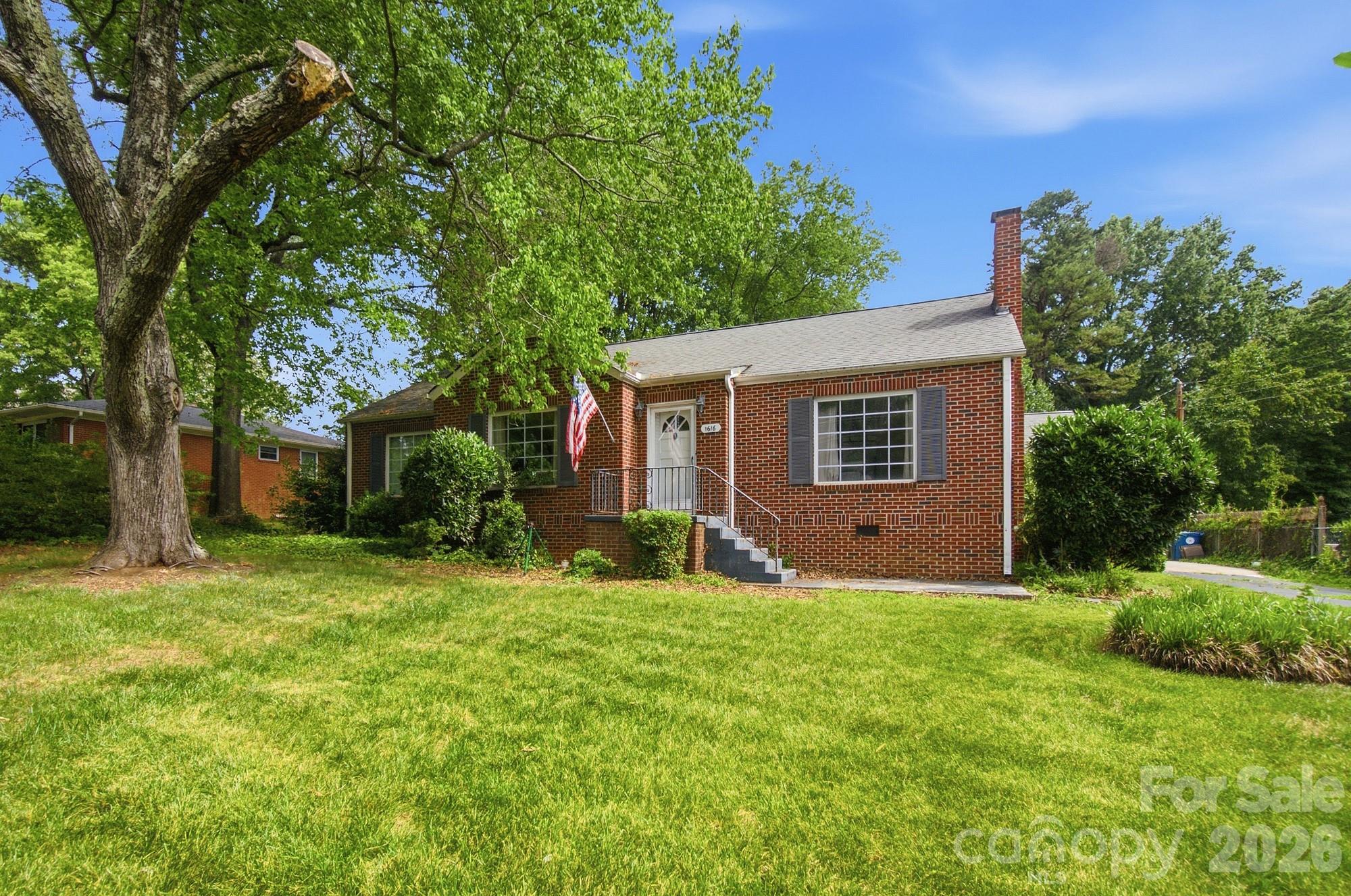 1616 Statesville Boulevard Property Photo 2