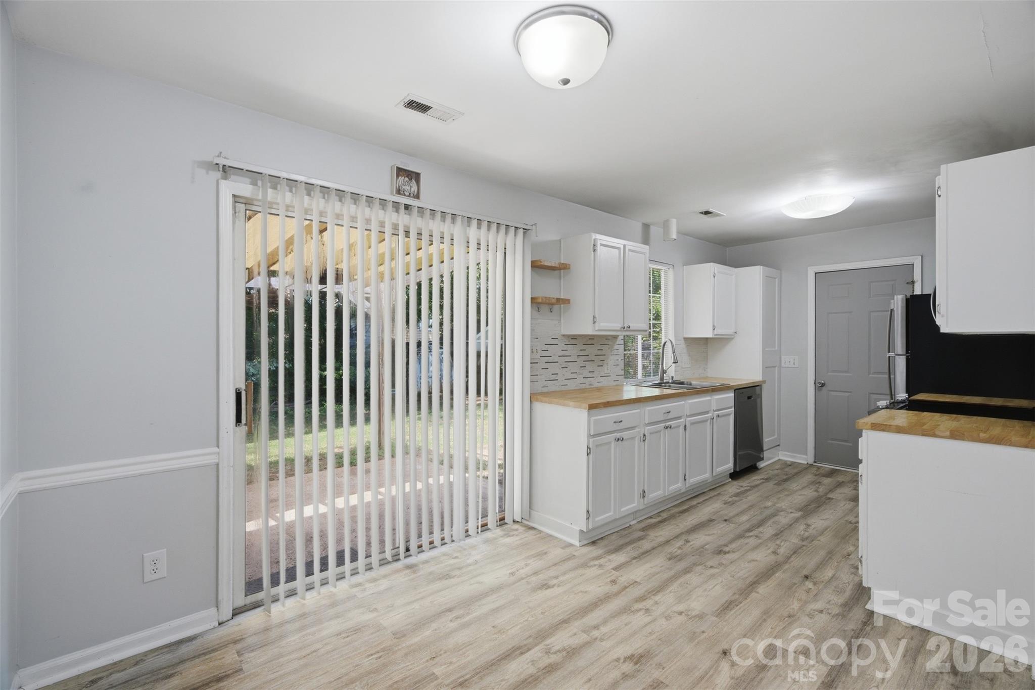 8345 Houndstooth Drive Property Photo 6