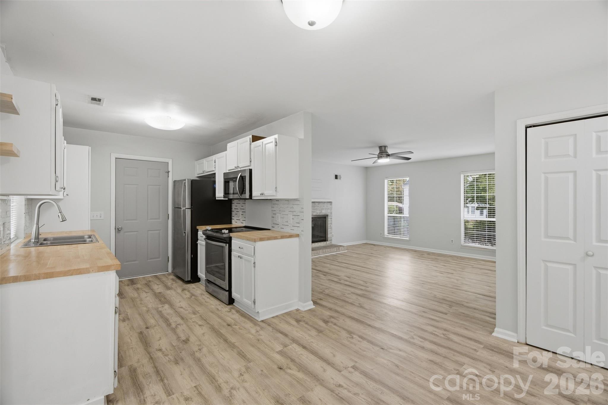 8345 Houndstooth Drive Property Photo 8
