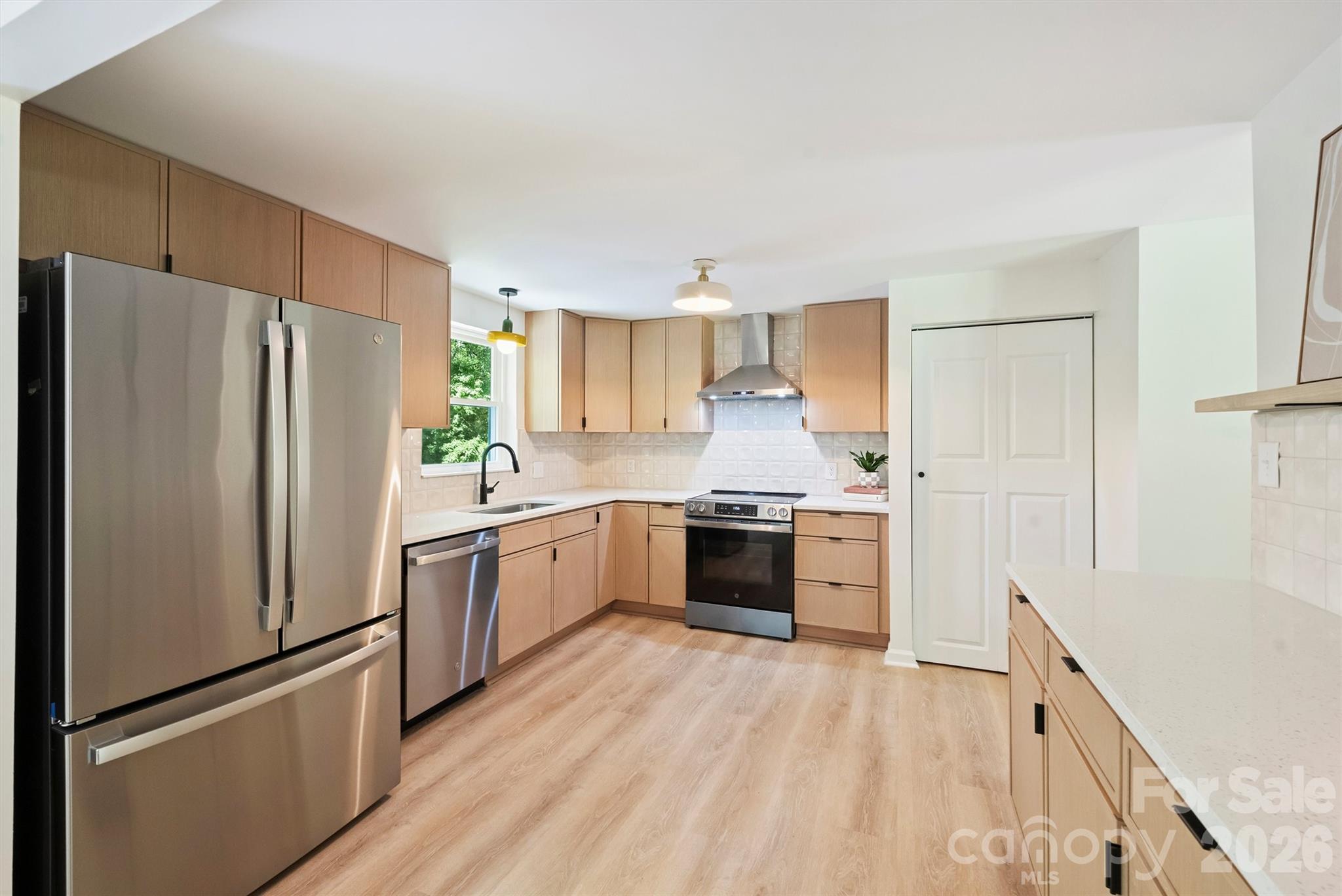 7323 Rollingridge Drive Property Photo 14
