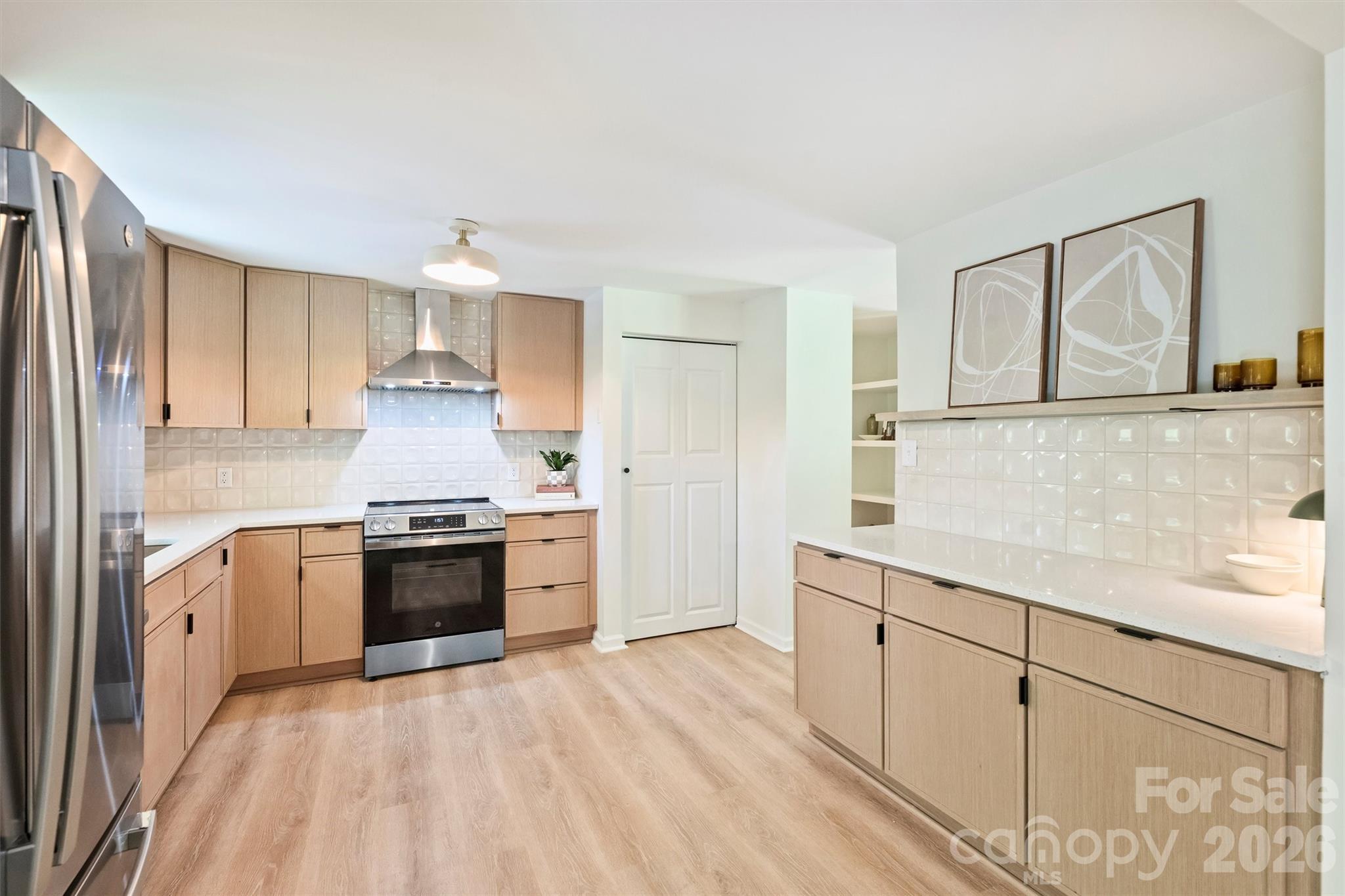 7323 Rollingridge Drive Property Photo 16