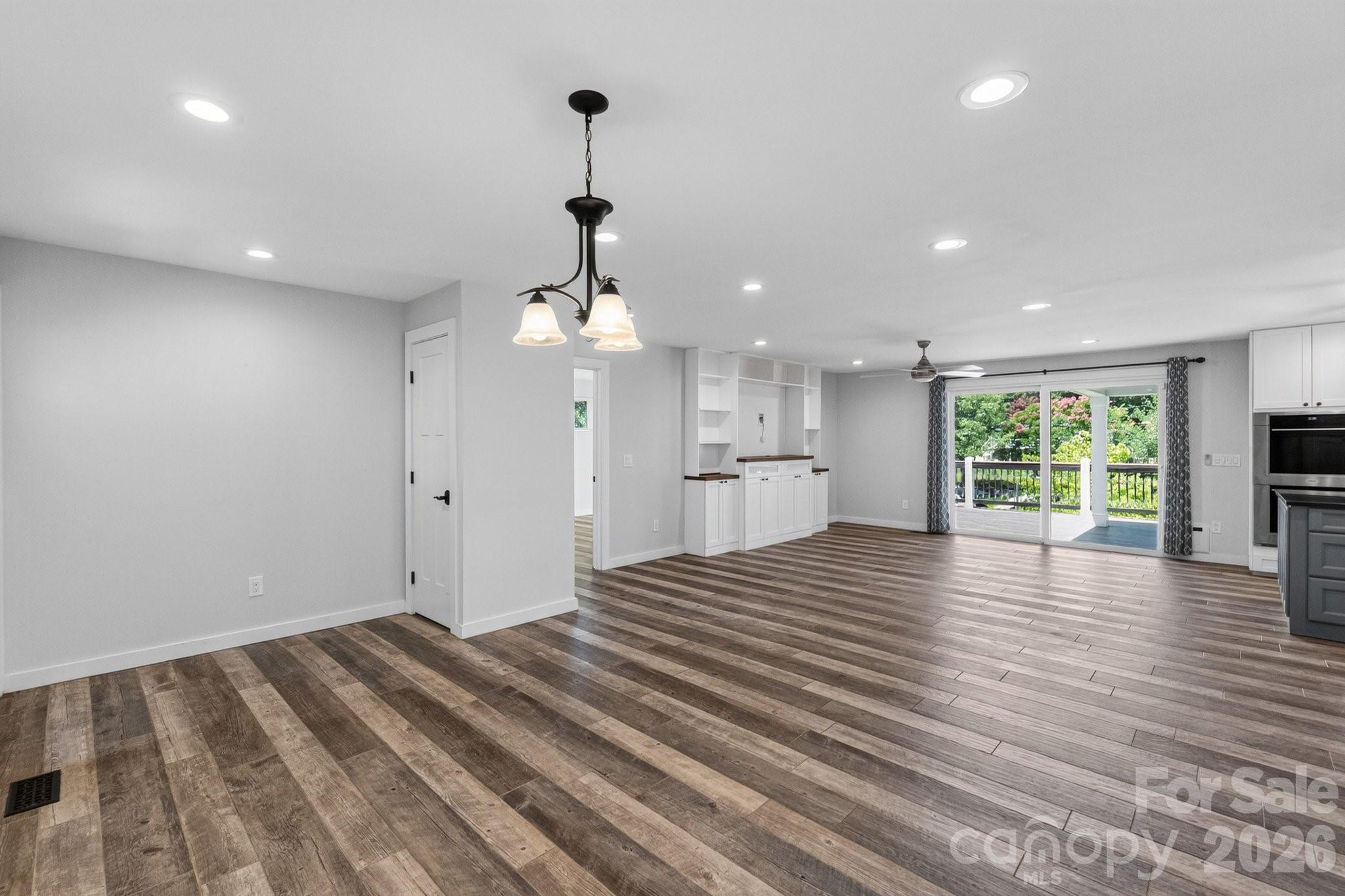 21200 Rio Oro Drive Property Photo 14