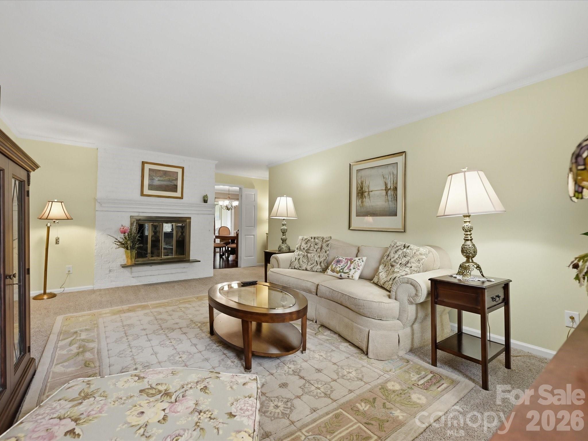 2233 Rexford Road C Property Photo 4