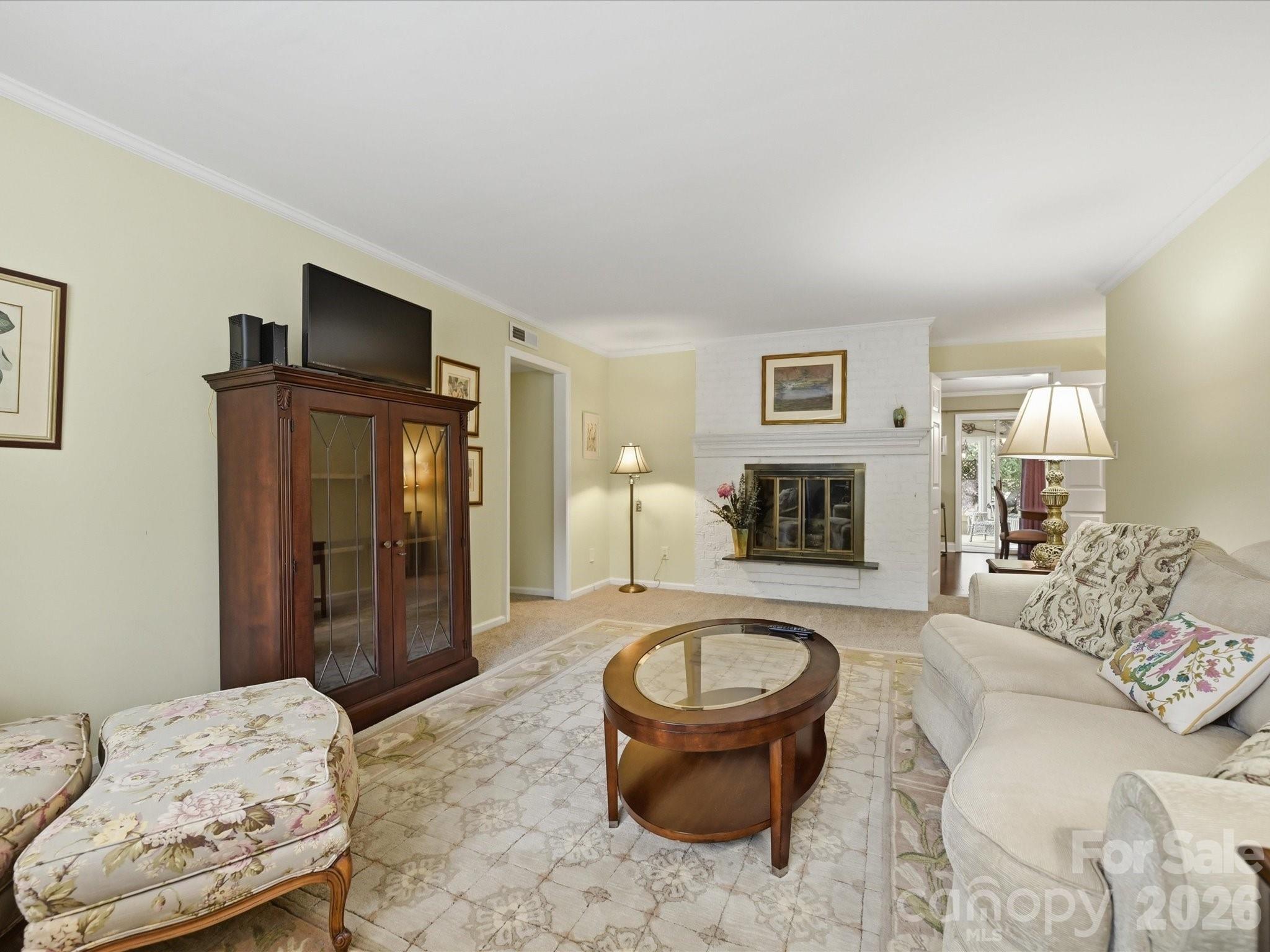 2233 Rexford Road C Property Photo 5