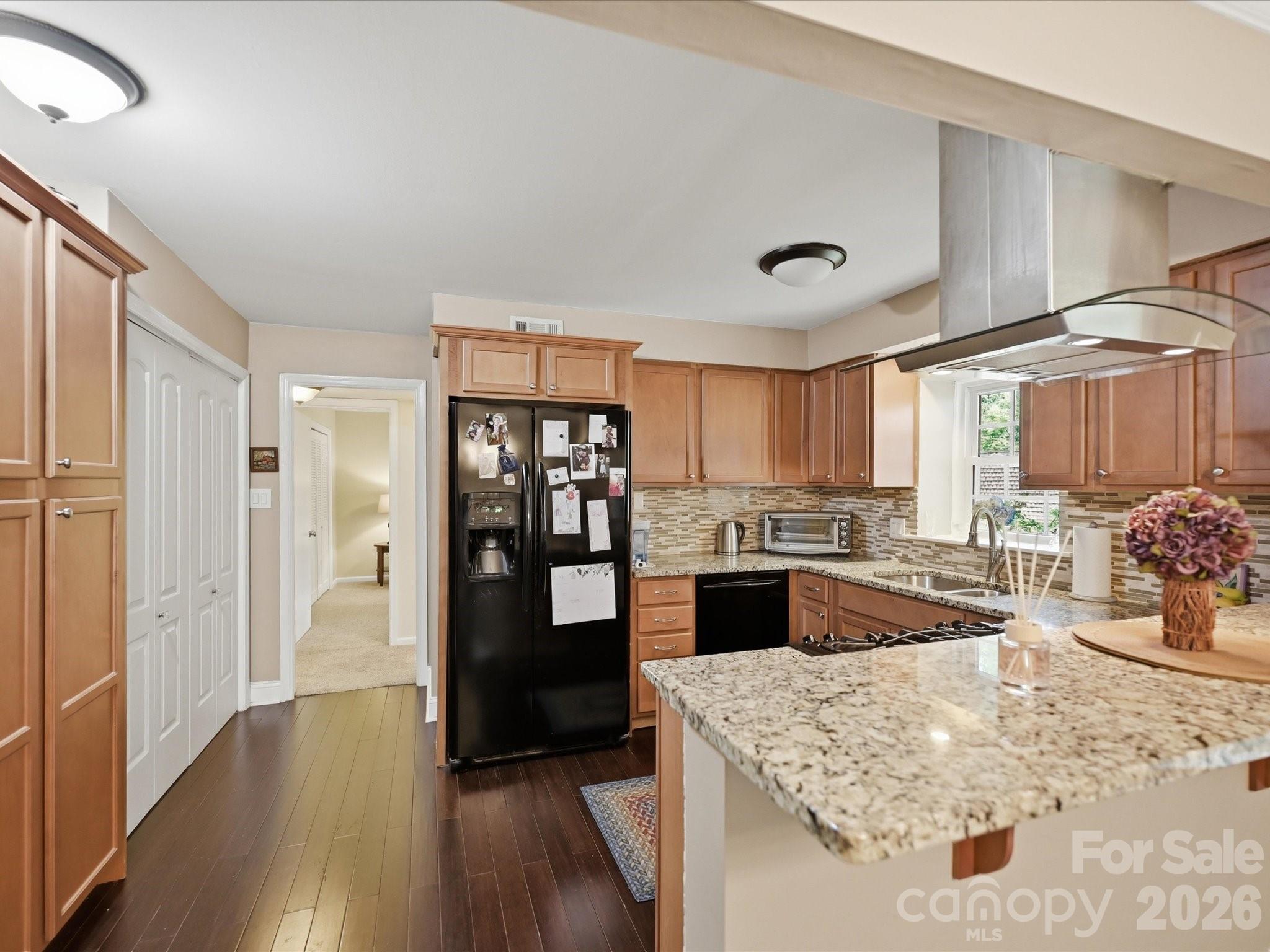 2233 Rexford Road C Property Photo 10