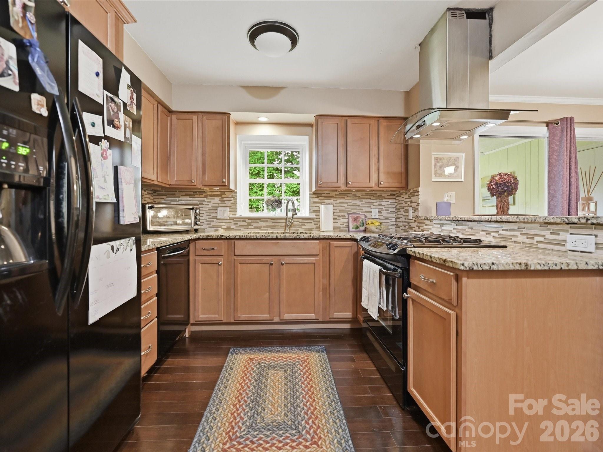 2233 Rexford Road C Property Photo 11