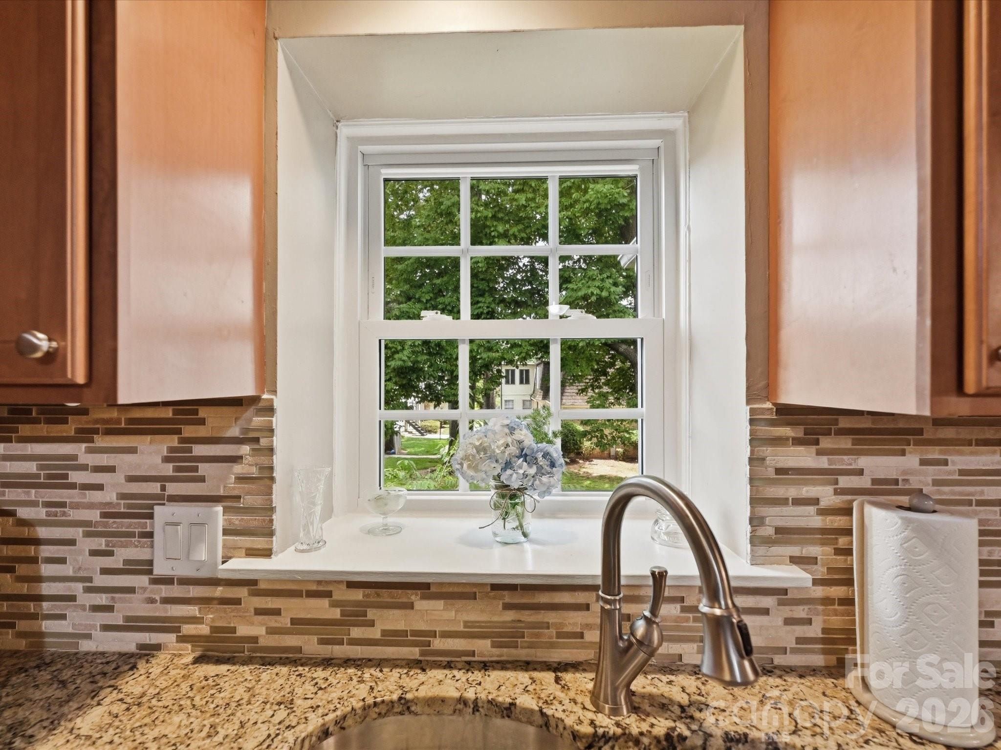 2233 Rexford Road C Property Photo 12