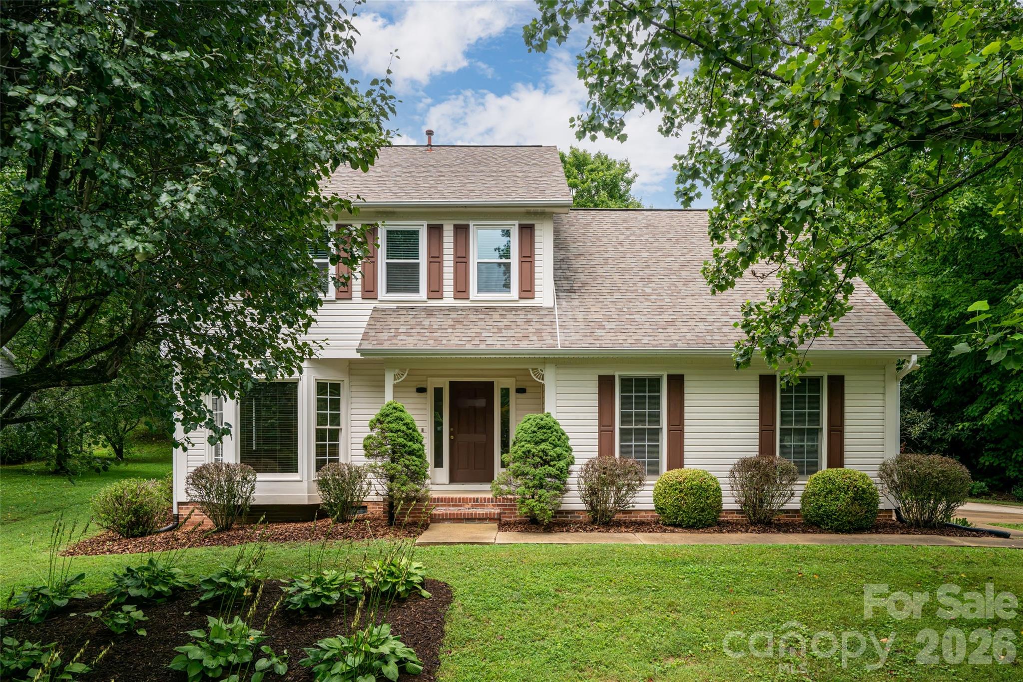 204 Windsor Forest Circle Property Photo 1