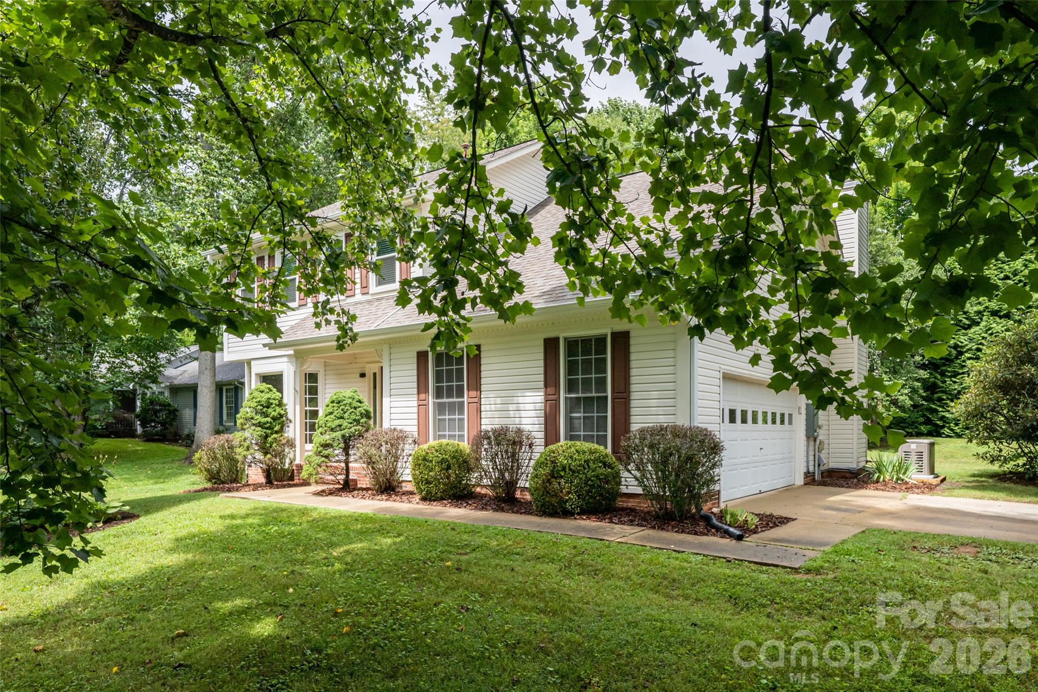 204 Windsor Forest Circle Property Photo 2