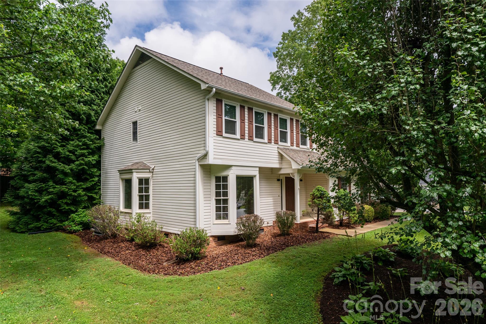 204 Windsor Forest Circle Property Photo 3