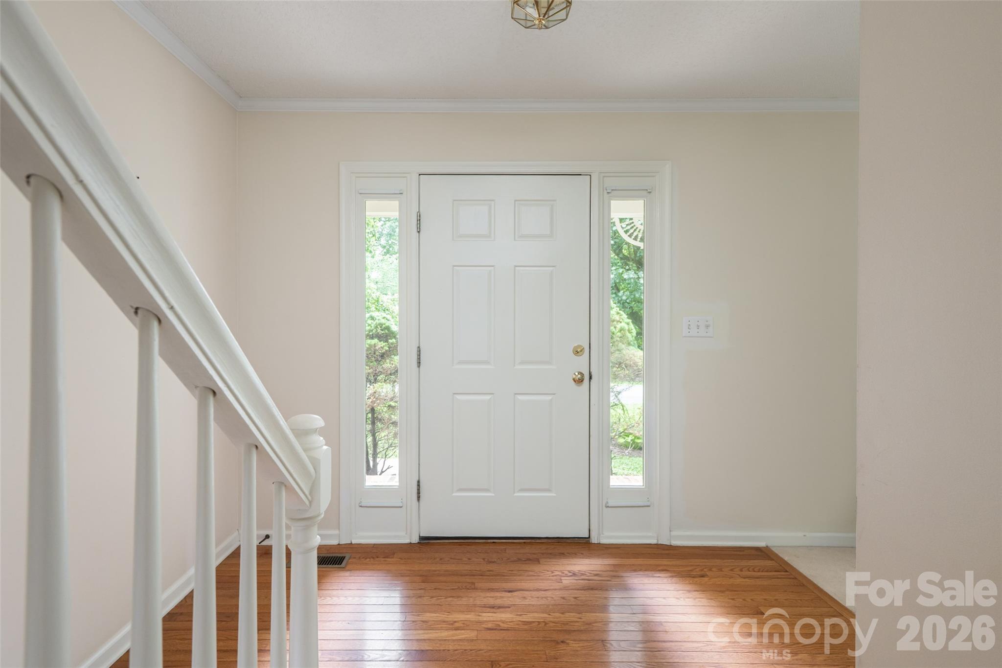 204 Windsor Forest Circle Property Photo 7