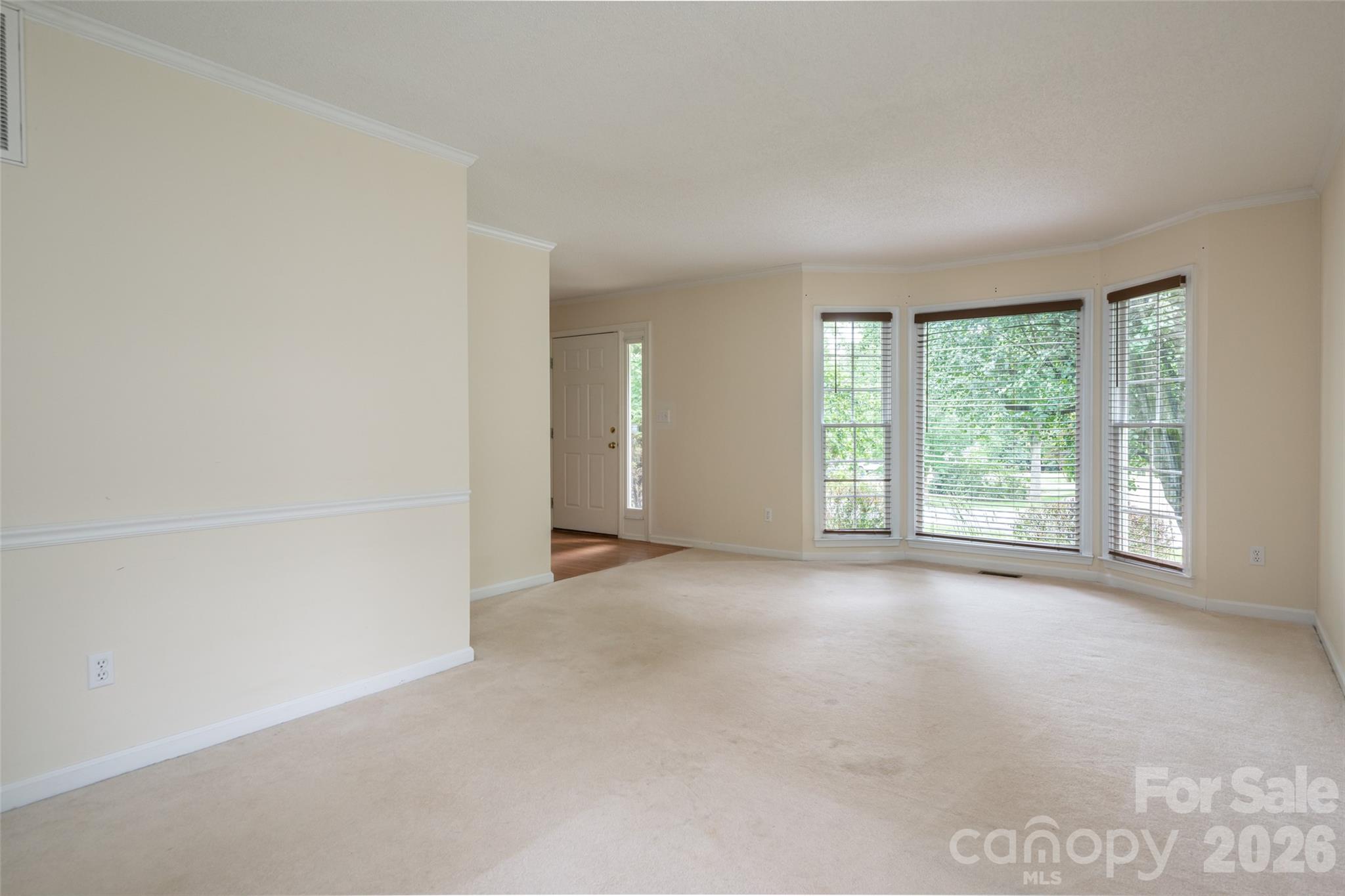 204 Windsor Forest Circle Property Photo 9