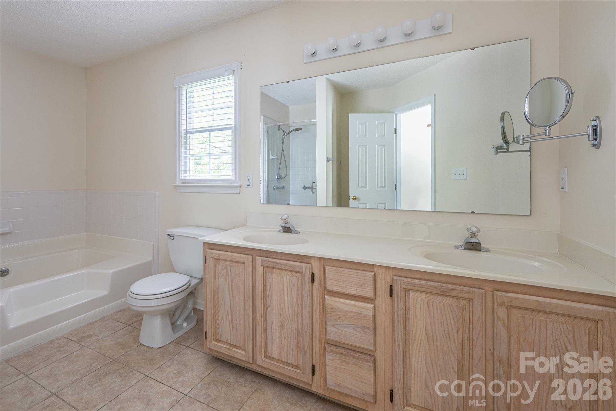 204 Windsor Forest Circle Property Photo 32