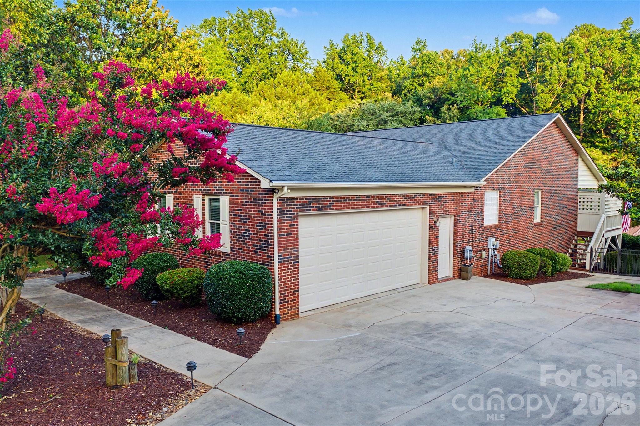 8535 Sylvan Drive Property Photo 4