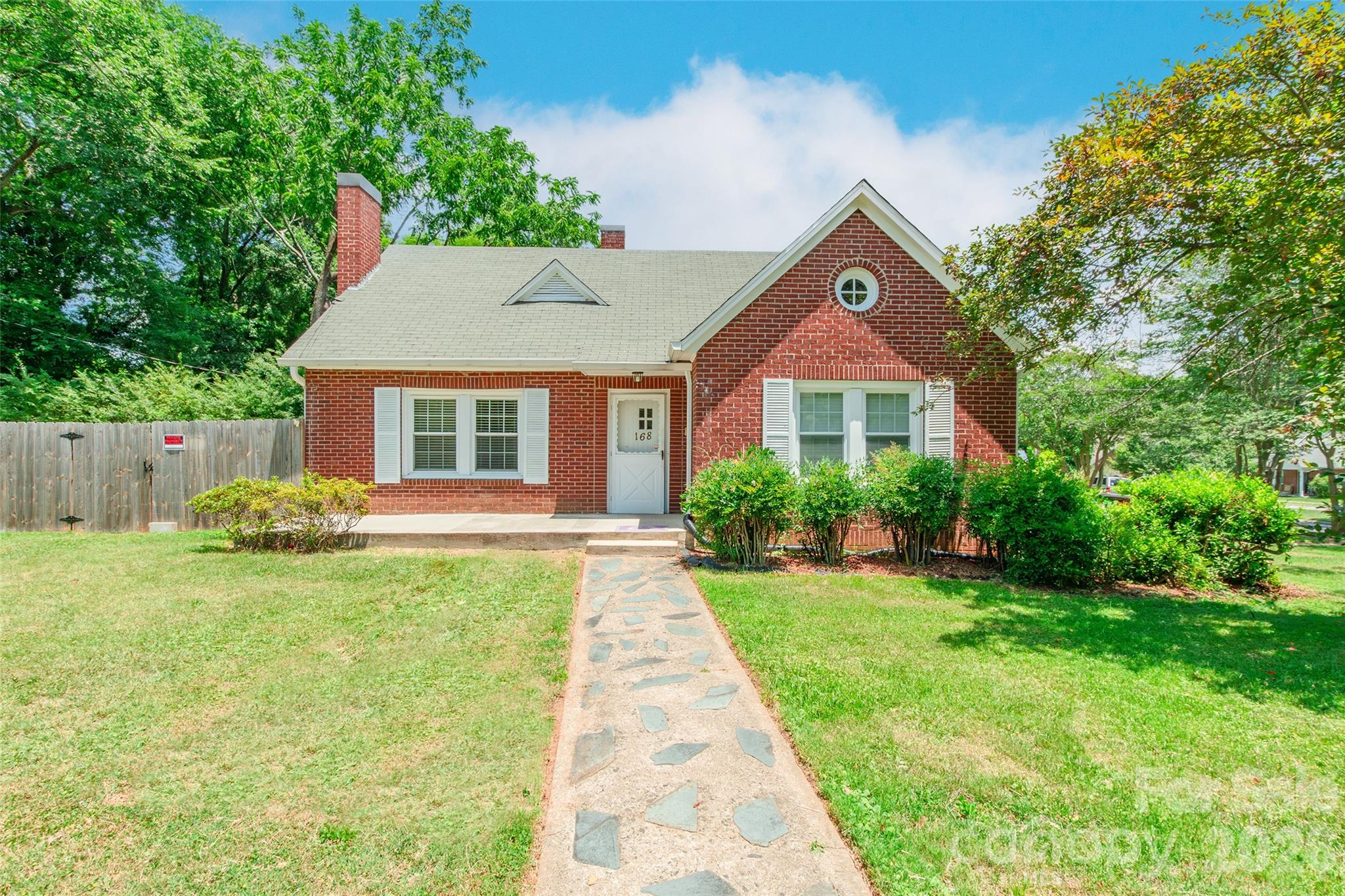 168 Park Street Property Photo 3