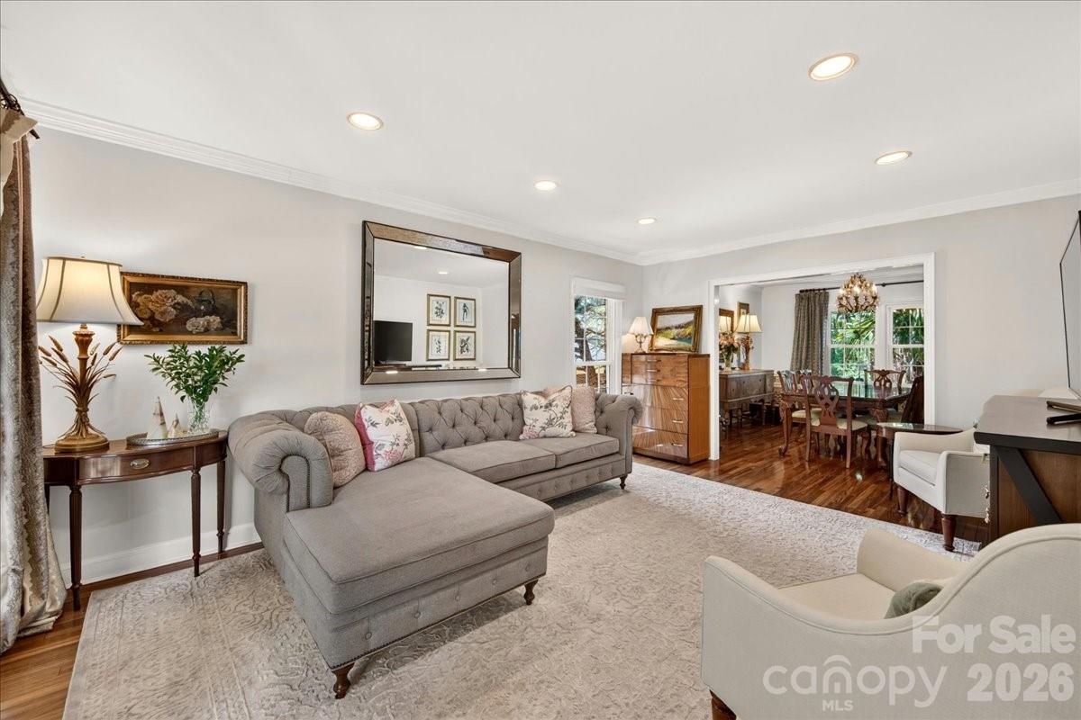 10300 Ben Franklin Court Property Photo 6