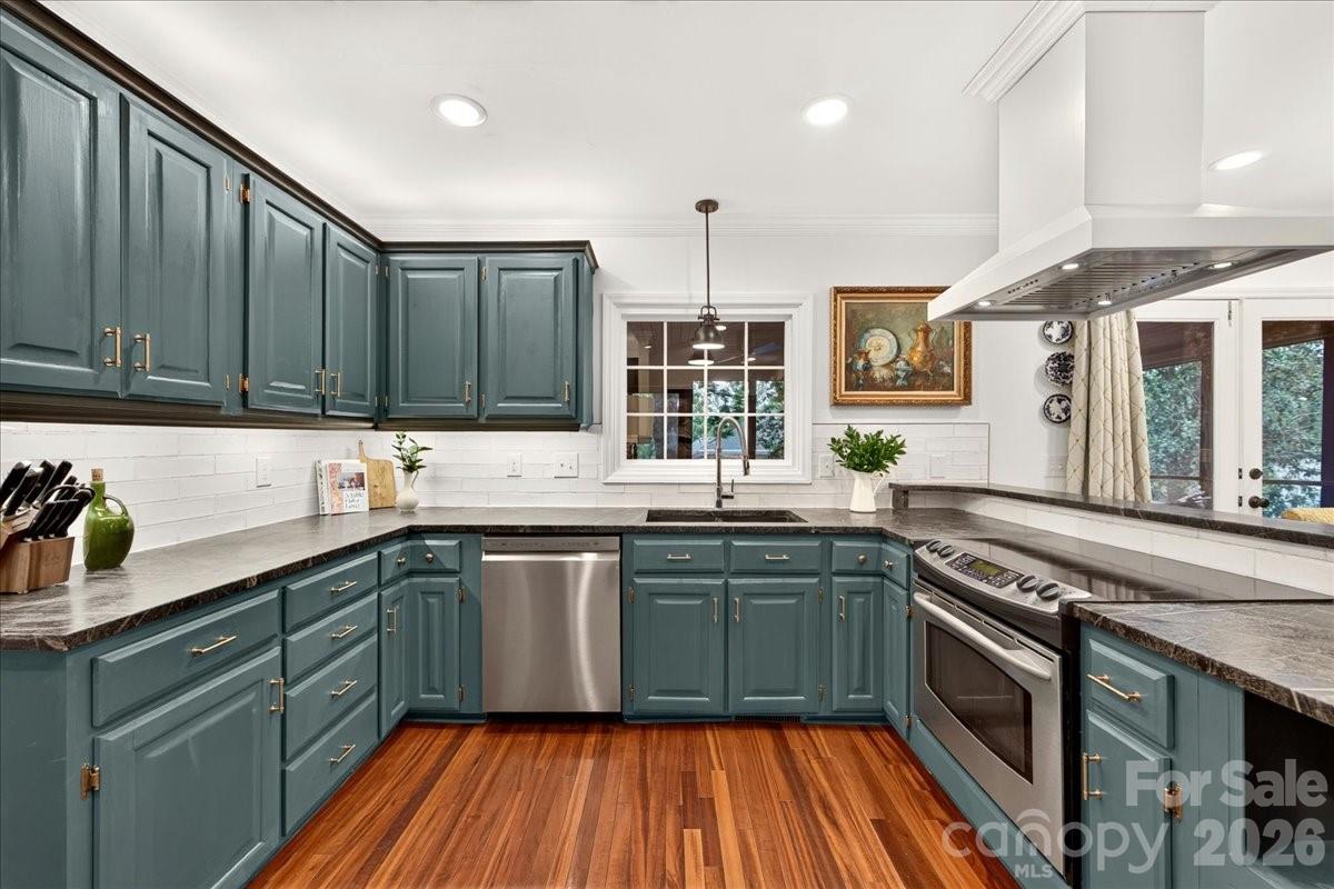 10300 Ben Franklin Court Property Photo 10