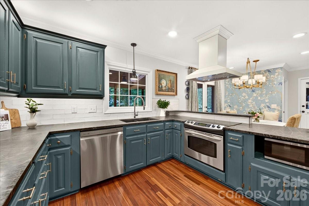 10300 Ben Franklin Court Property Photo 11