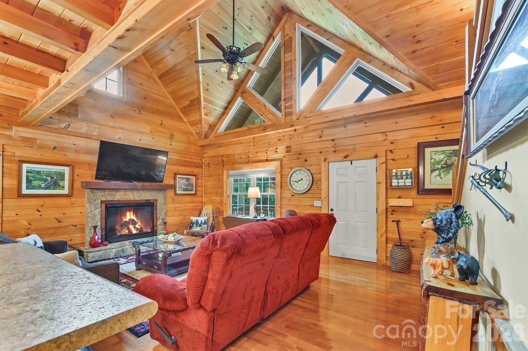124 Small Creek Drive Property Photo 8