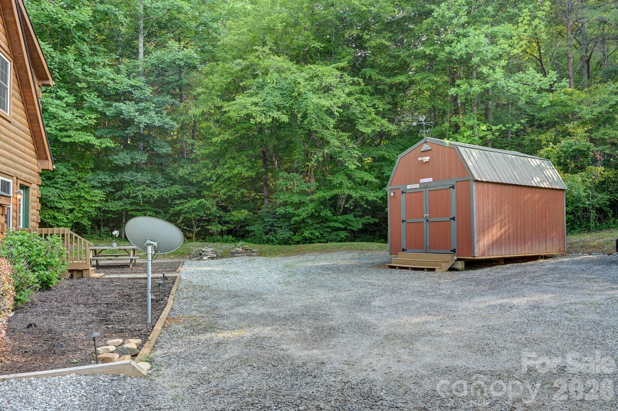 124 Small Creek Drive Property Photo 40
