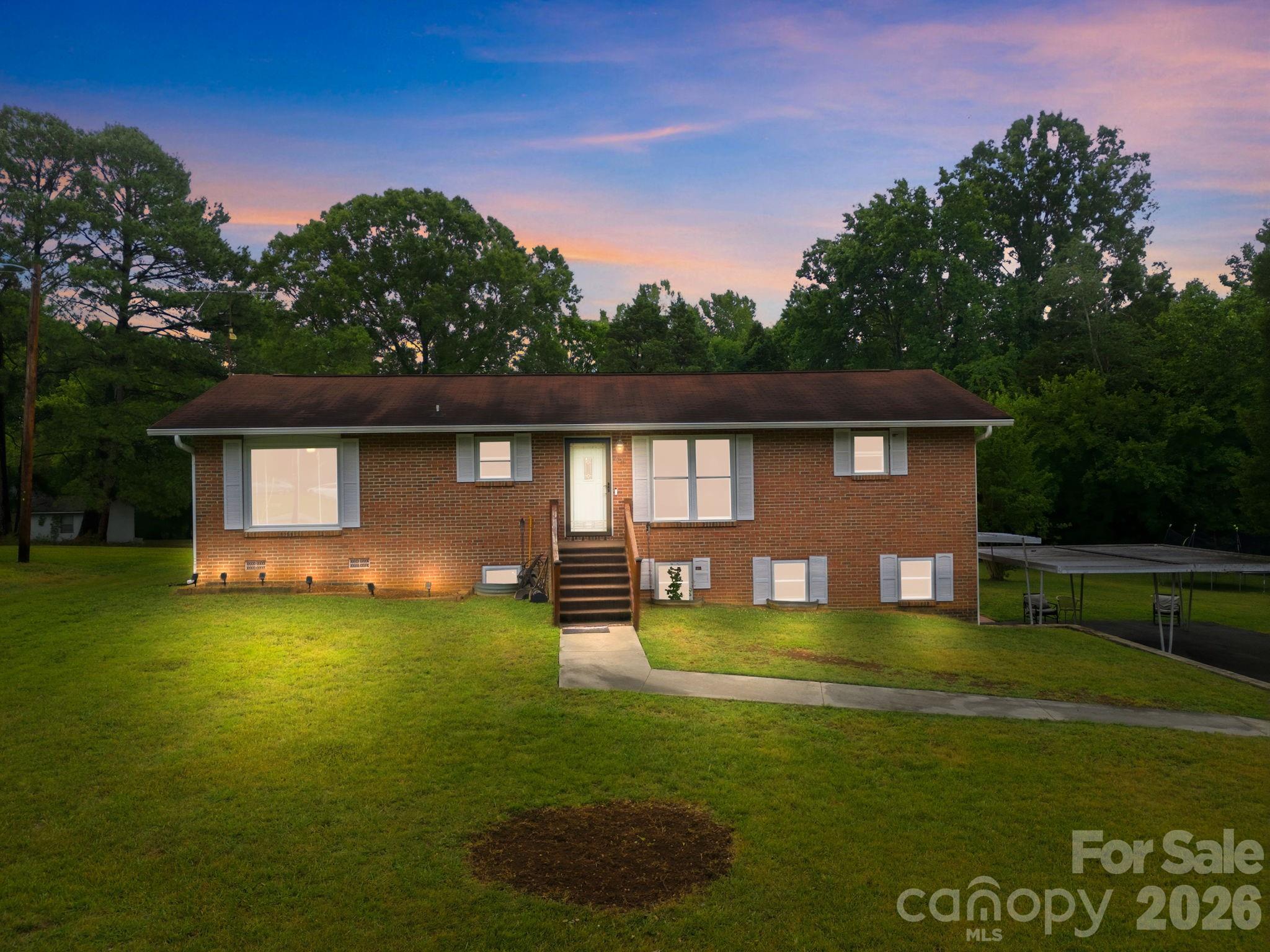 401 Grant Street Property Photo 1