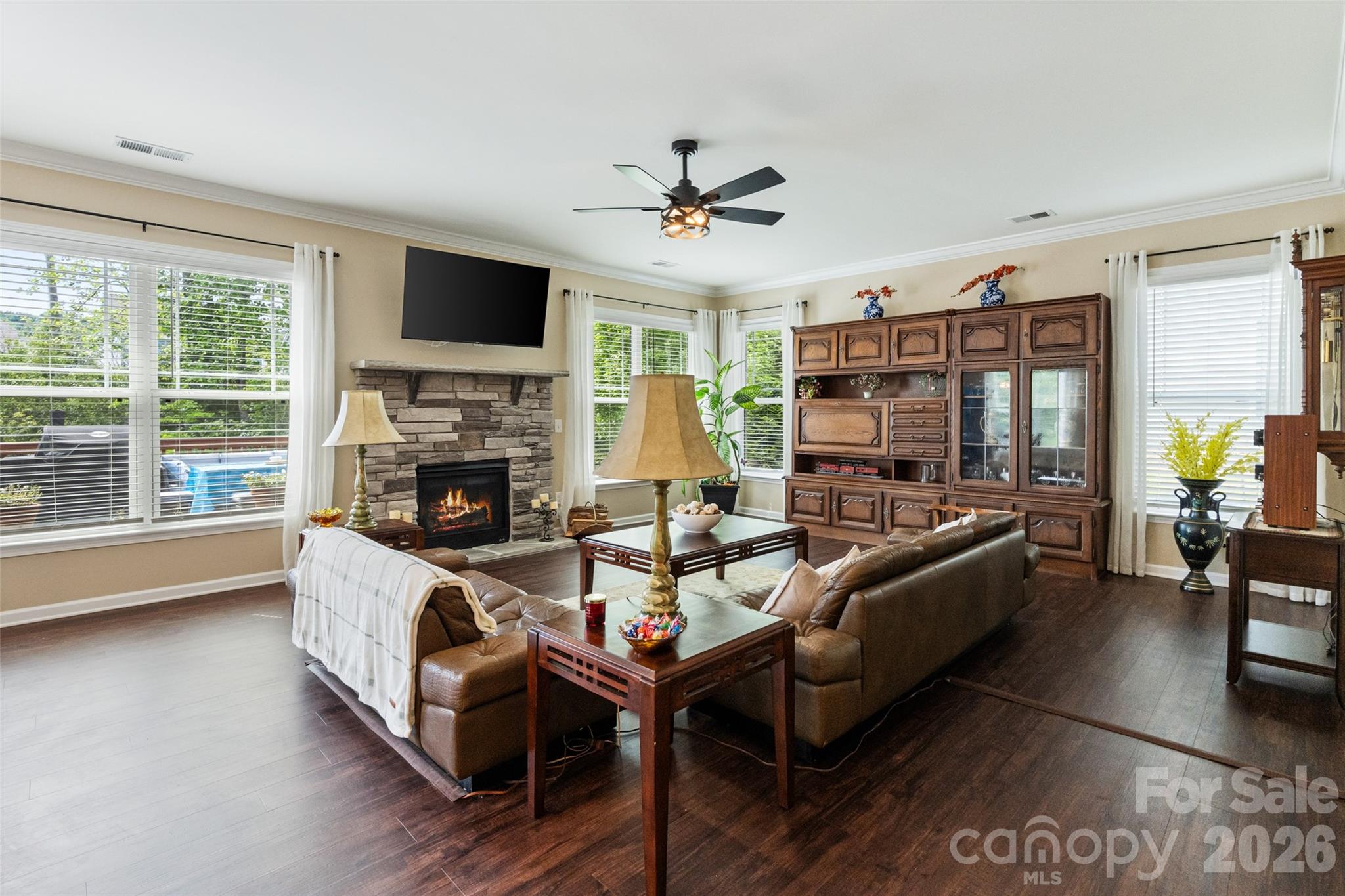 6008 Britannia Boulevard Property Photo 8