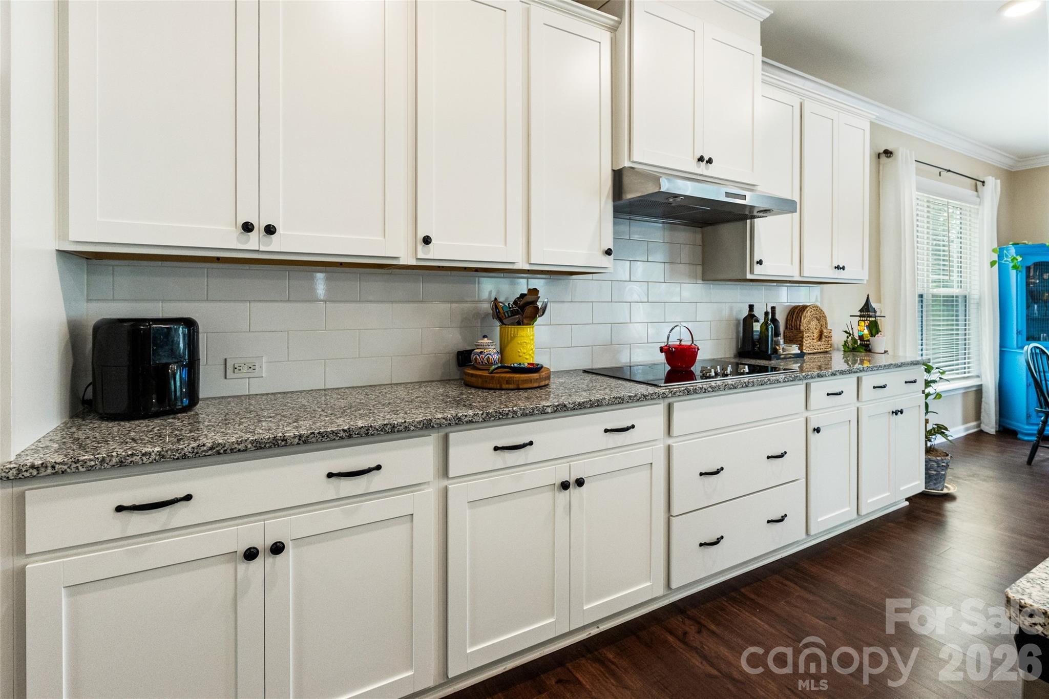 6008 Britannia Boulevard Property Photo 13