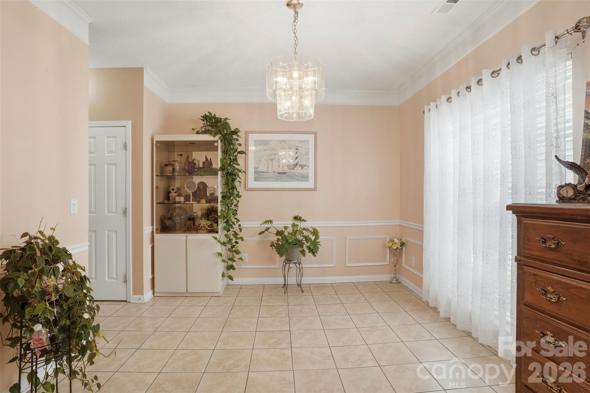 5619 Hedgecrest Place Property Photo 4
