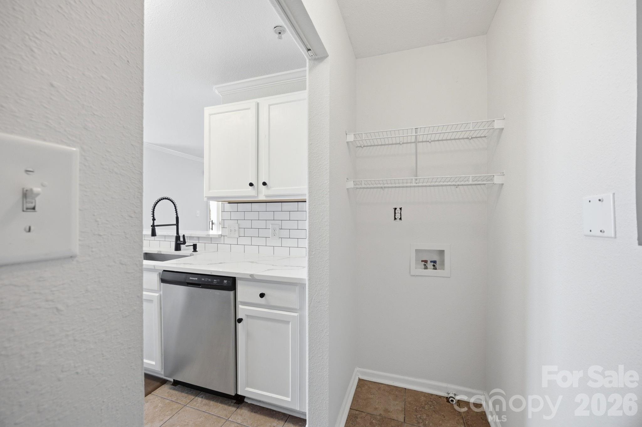 4010 Town Center Road Property Photo 6