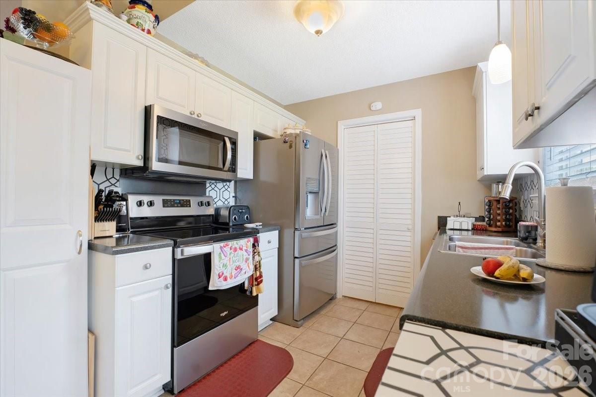 4165 Thomas Sam Drive Property Photo 10