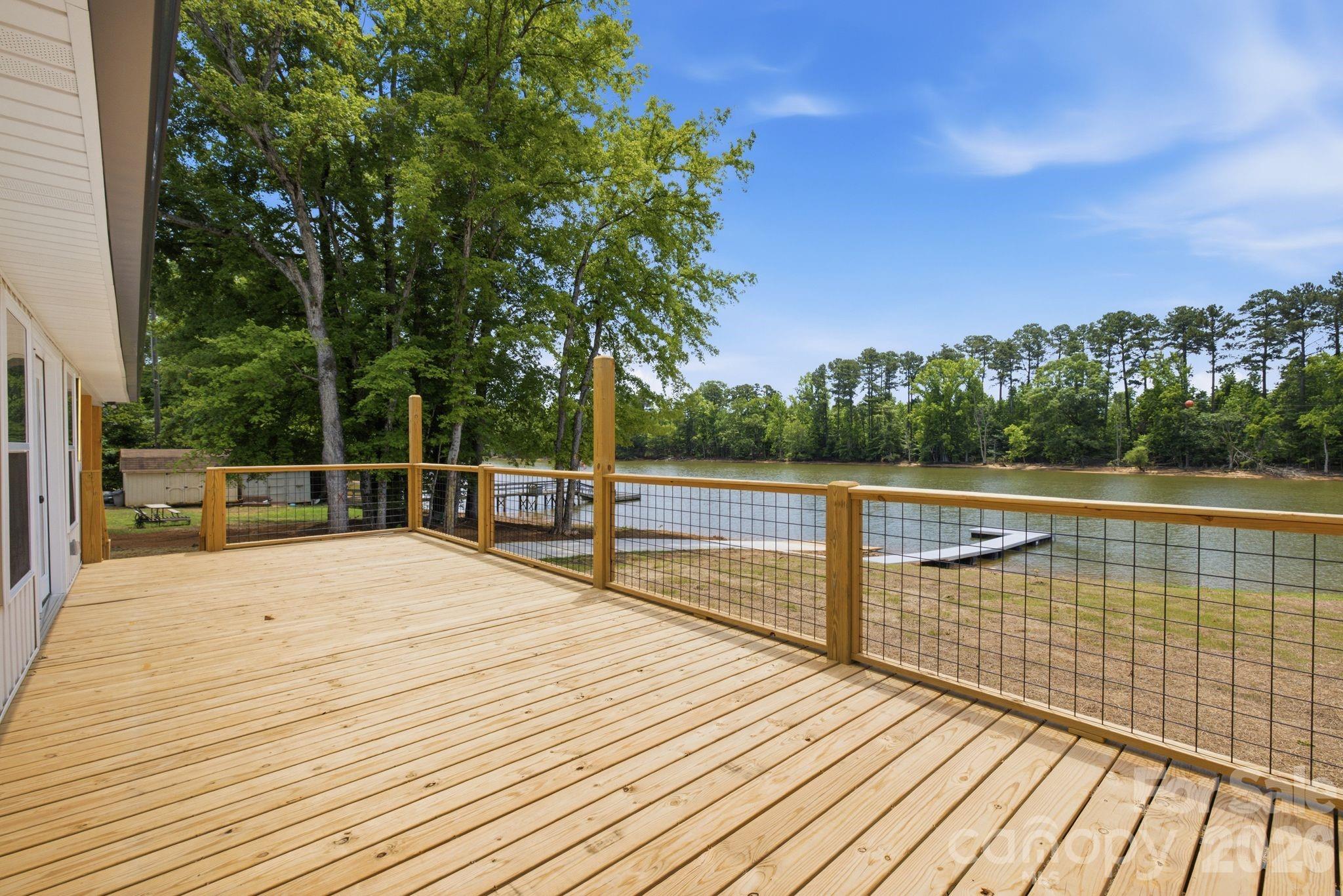 2516 Riverview Road Property Photo 2