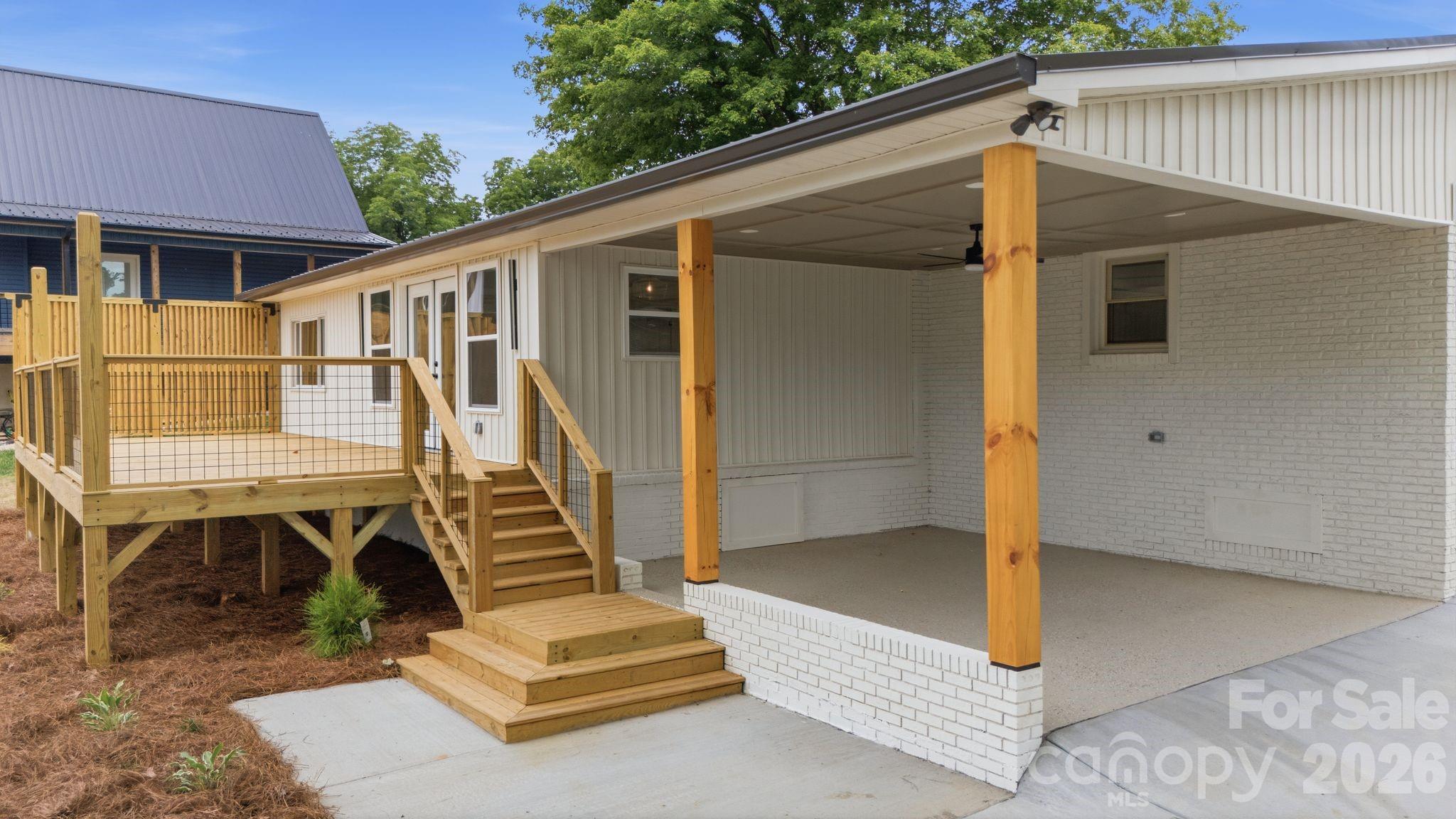 2516 Riverview Road Property Photo 3
