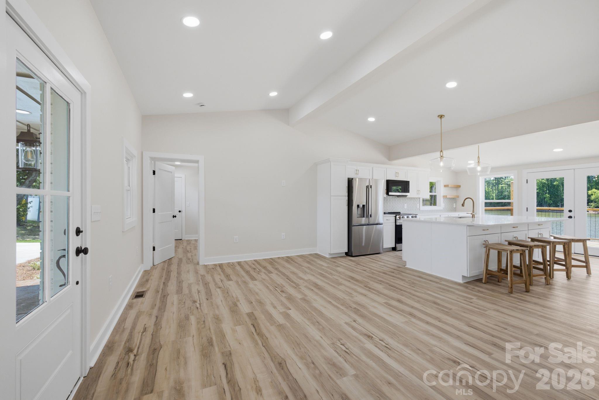 2516 Riverview Road Property Photo 5